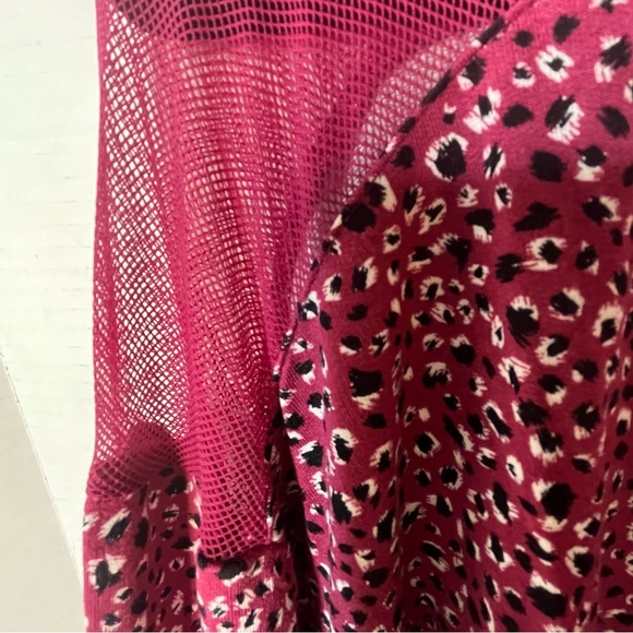 SkinnyGirl Mesh Shoulder Long Sleeve V-Neck Berry Sweatshirt Blouse Size 3X New! - Picture 3 of 9